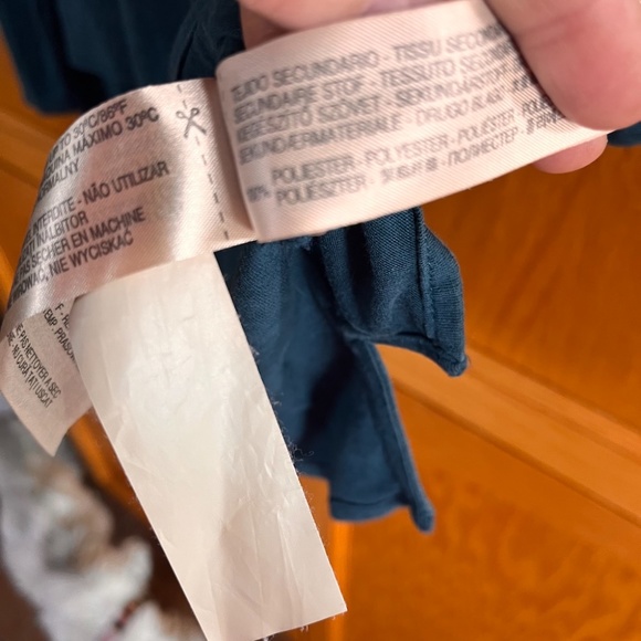 5/$25 -  - Medium top *read - Picture 7 of 12